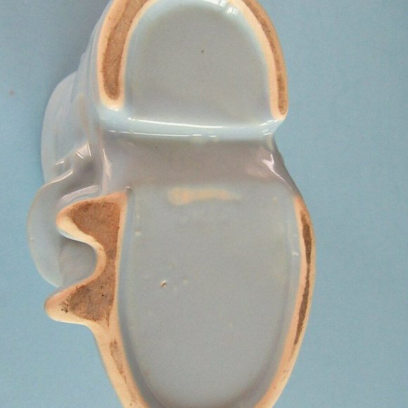 Pale blue vintage ceramic shoe planter "Old Woman Who Lived in a Shoe"- baby boy - Picture 9 of 9